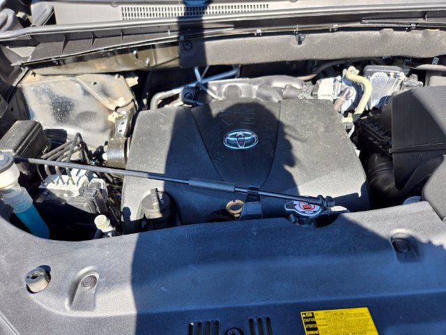Used 2019 Toyota Highlander Plus AWD/4WD image 22