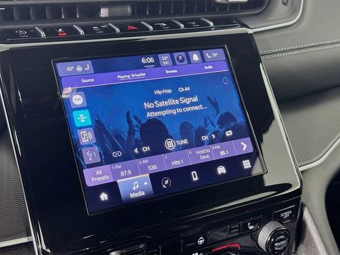 New 2025 Jeep Grand Cherokee L Laredo image 17