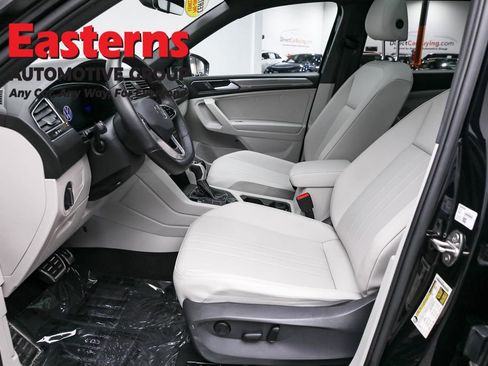 Used 2022 Volkswagen Tiguan SE R-Line image 14