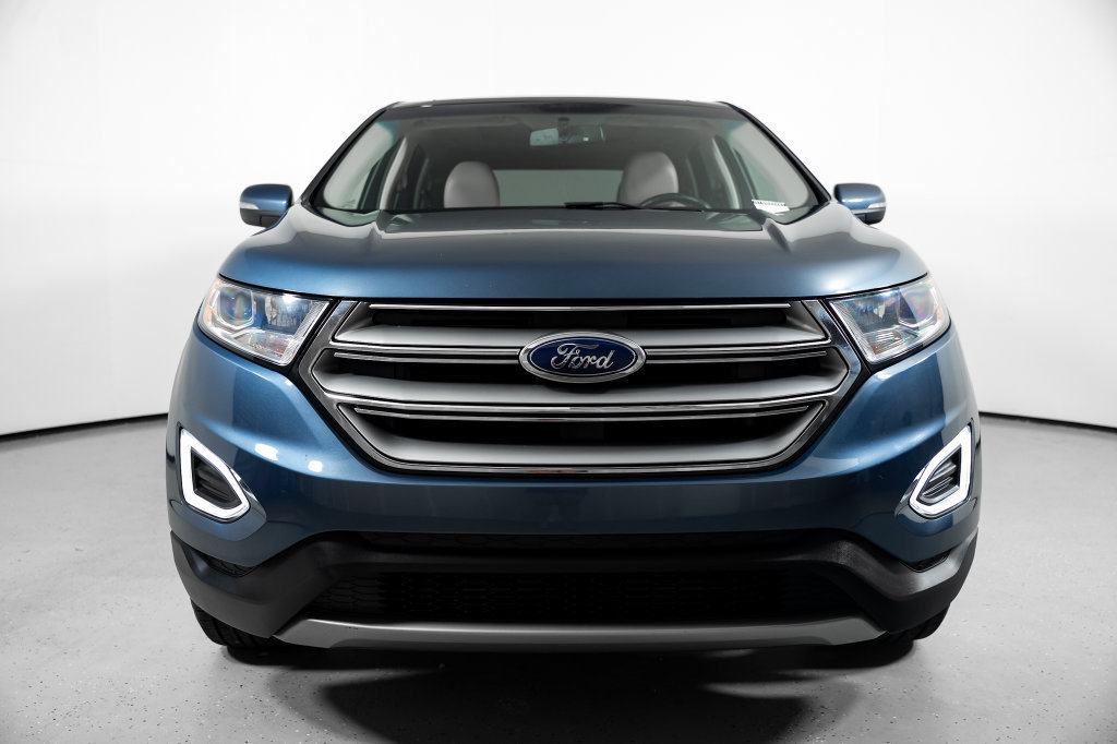 Used 2018 Ford Edge Titanium w/ Equipment Group 301A FWD image 17
