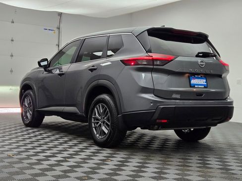 Used 2025 Nissan Rogue S image 11