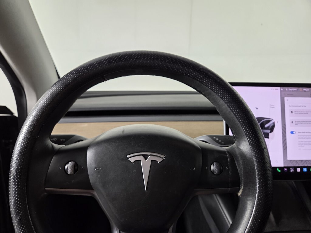 Used 2023 Tesla Model Y AWD image 14