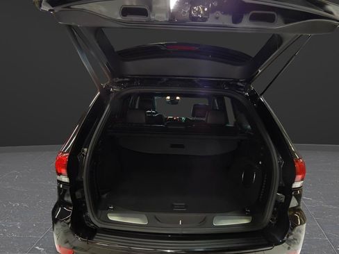 Used 2021 Jeep Grand Cherokee SRT w/ Trailer Tow Group IV AWD/4WD image 9