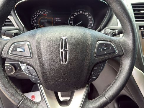 Used 2017 Lincoln MKC Premiere FWD image 11