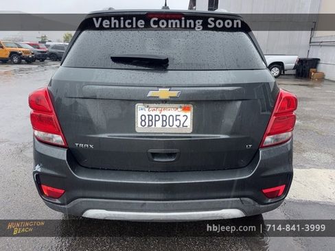 Used 2017 Chevrolet Trax LT w/ LT Convenience Package image 6