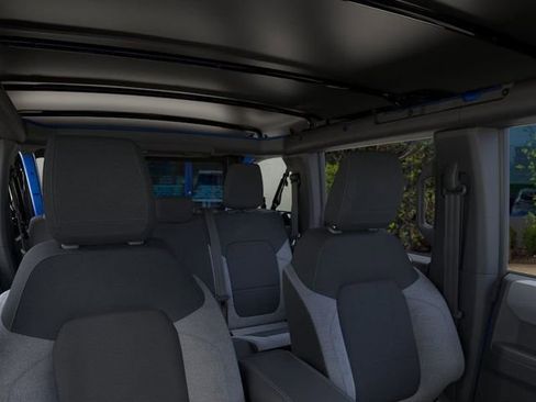 New 2025 Ford Bronco 4-Door image 12