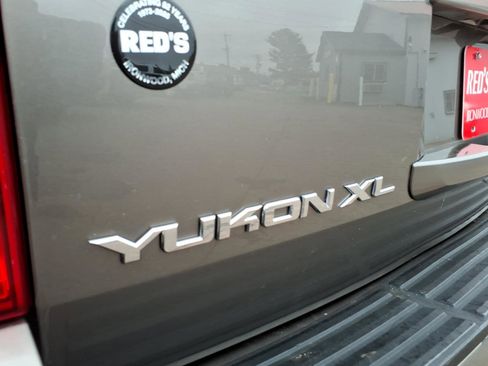 Used 2013 GMC Yukon XL SLT image 4