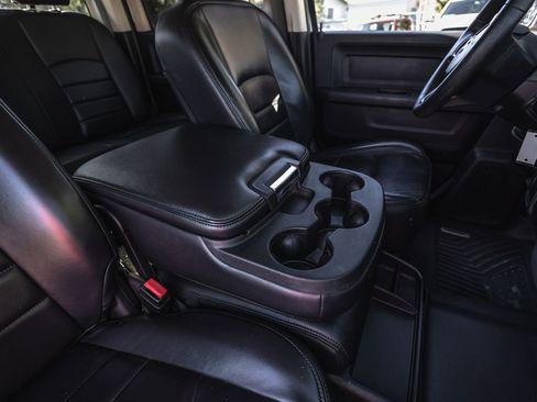 Used 2017 RAM 1500 ST w/ SXT Appearance Group image 29