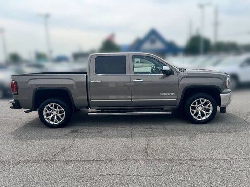 Used 2017 GMC Sierra 1500 SLT w/ SLT Premium Package AWD/4WD image 9