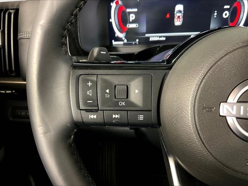 Used 2024 Nissan Pathfinder Platinum w/ Lighting Package (N92) AWD/4WD image 12
