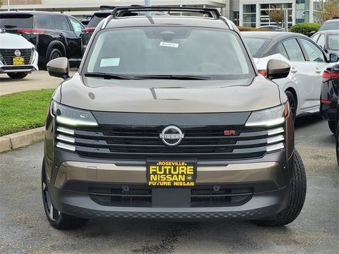 New 2026 Nissan Kicks SR image 3