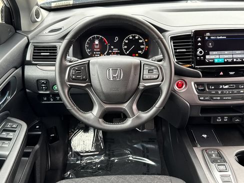 Used 2024 Honda Ridgeline Sport image 19