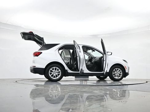 Used 2024 Chevrolet Equinox LS w/ LS Convenience Package FWD image 48