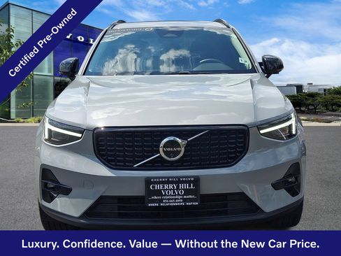 Certified 2024 Volvo XC40 B5 Ultimate w/ Protection Package Premier AWD/4WD image 2