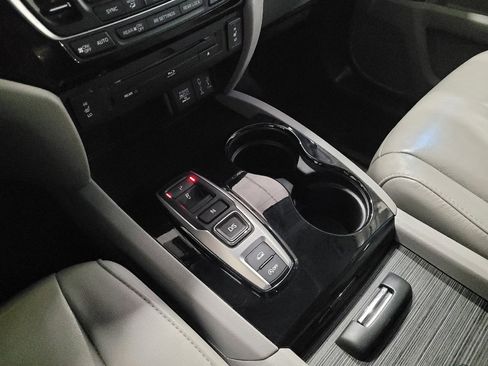 Used 2017 Honda Pilot Touring image 26