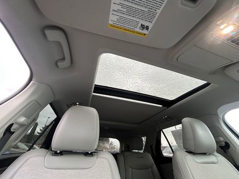 Used 2025 Ford Explorer Active w/ Active Comfort Package image 25