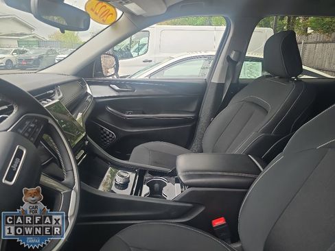 Used 2022 Jeep Grand Cherokee L Laredo w/ Luxury Tech Group I AWD/4WD image 31