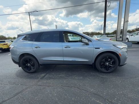 Used 2024 Buick Enclave Essence w/ Experience Buick Package AWD/4WD image 9
