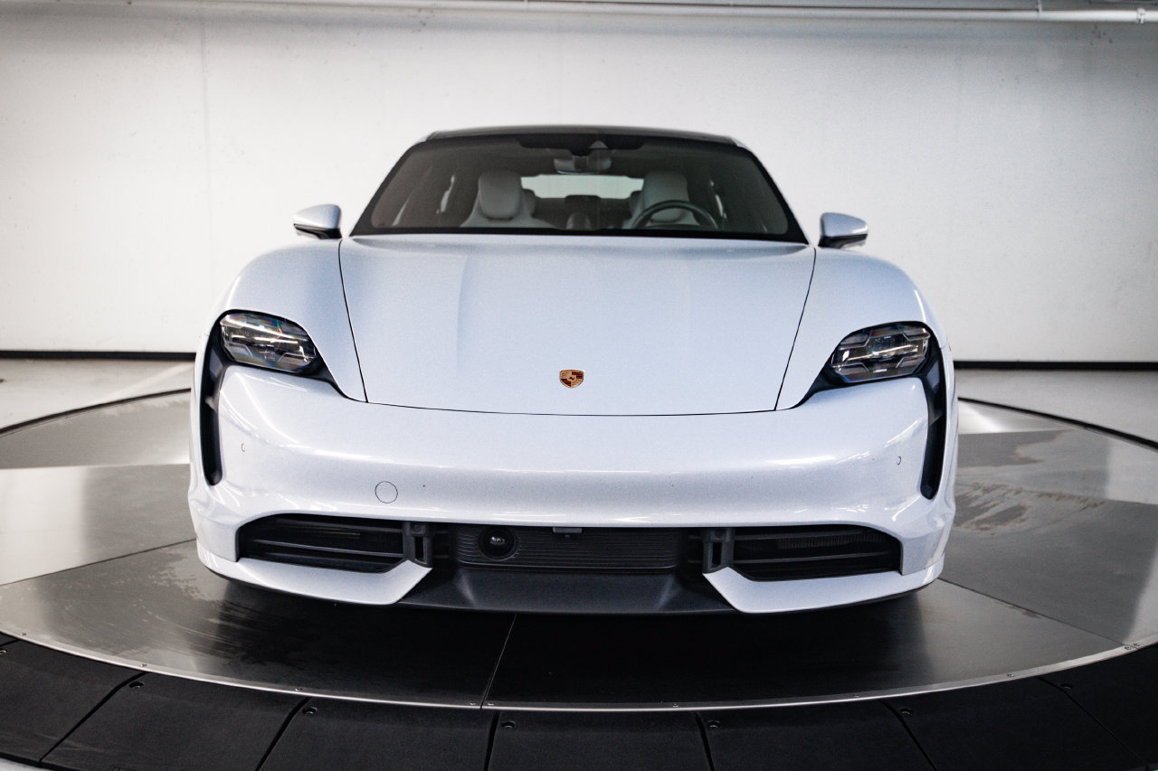 Certified 2022 Porsche Taycan Turbo AWD/4WD image 10