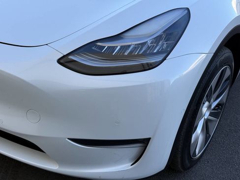 Used 2021 Tesla Model Y Long Range image 34