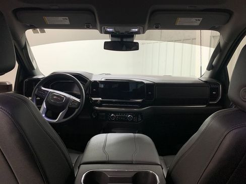 Used 2024 GMC Sierra 2500 SLT w/ SLT Convenience Package image 19