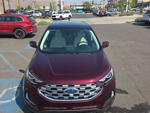 Used 2022 Ford Edge Titanium w/ Equipment Group 301A AWD/4WD image 8