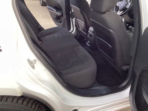 Used 2013 Dodge Charger SE w/ Sport Appearance Group image 8