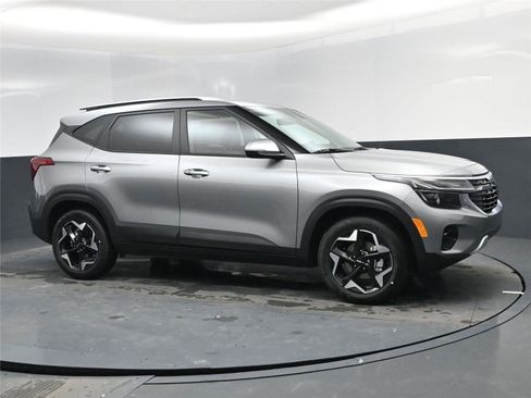 New 2026 Kia Seltos S image 2