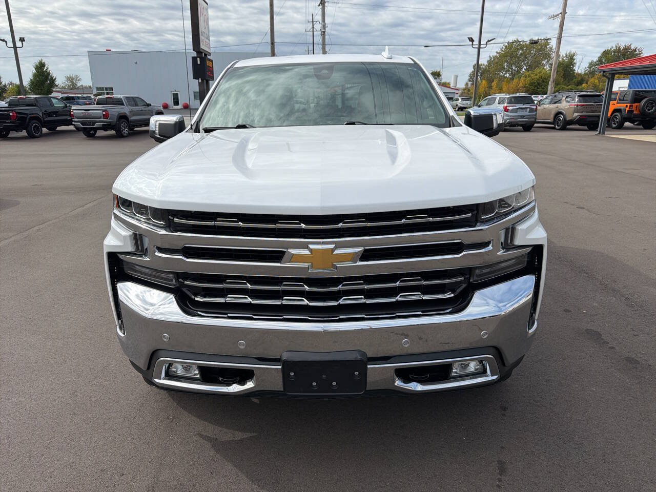 Used 2019 Chevrolet Silverado 1500 LTZ AWD/4WD image 4