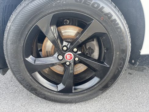 Used 2022 Jaguar F-PACE S image 11