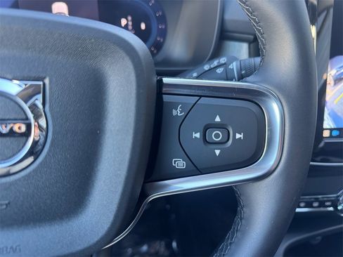 Certified 2025 Volvo XC40 B5 Core image 15