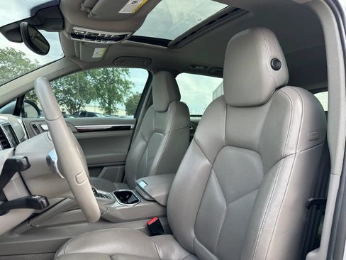 Used 2013 Porsche Cayenne AWD/4WD image 15