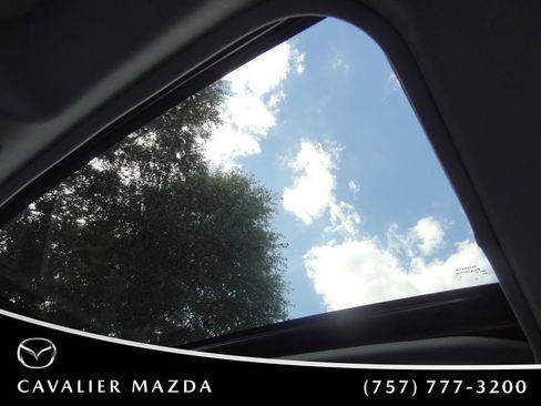 Used 2024 Toyota RAV4 XLE w/ Convenience Package AWD/4WD image 11