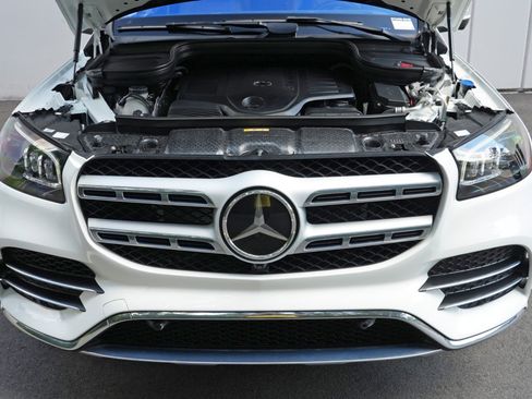 Used 2023 Mercedes-Benz GLS 450 4MATIC image 8