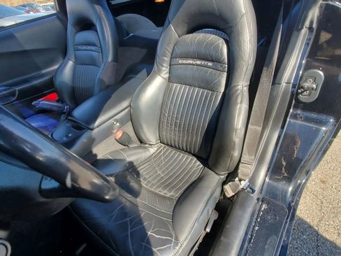 Used 2004 Chevrolet Corvette Coupe w/ Preferred Equipment Group image 26