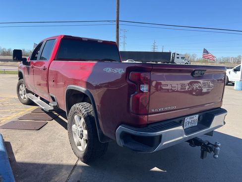Used 2023 Chevrolet Silverado 2500 LT image 2