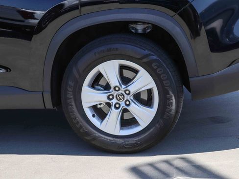Certified 2025 Toyota Grand Highlander FWD image 9
