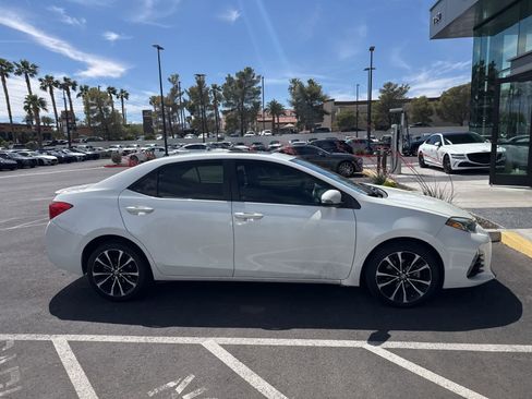 Used 2017 Toyota Corolla L FWD image 3