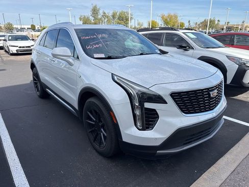 Used 2020 Cadillac XT4 Premium Luxury image 3