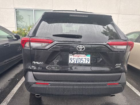 Used 2025 Toyota RAV4 XLE image 2