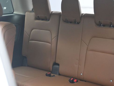 New 2026 Nissan Pathfinder Platinum AWD/4WD image 20