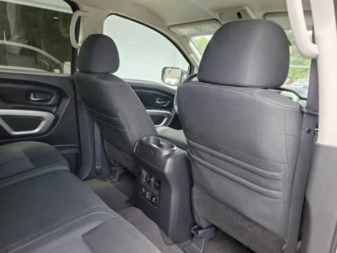 Used 2019 Nissan Titan SV w/ SV Convenience Package RWD image 25