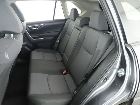 Used 2022 Toyota RAV4 XLE w/ Convenience Package image 19