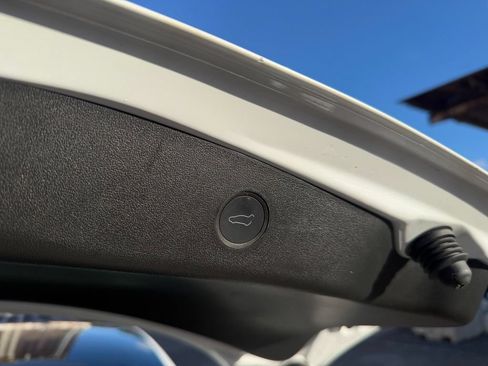 Used 2022 Tesla Model 3 RWD image 17