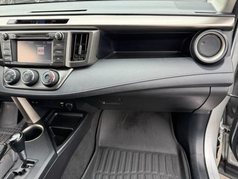 Used 2014 Toyota RAV4 LE FWD image 23
