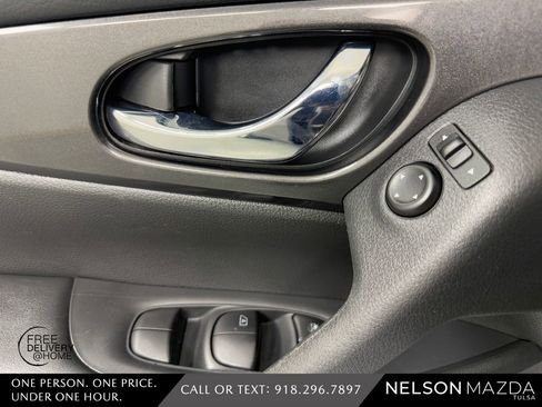 Used 2017 Nissan Rogue SV w/ Sun & Sound Touring Package image 20