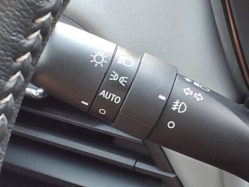Certified 2025 Subaru Outback Premium AWD/4WD image 11