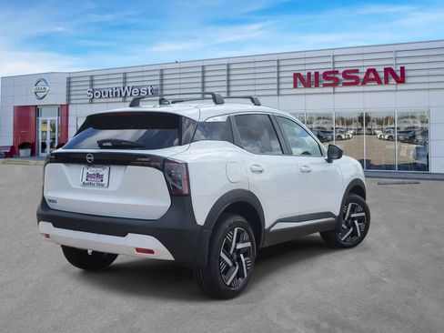 New 2026 Nissan Kicks SV w/ Cold Weather Package FWD image 5