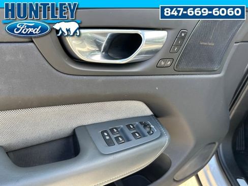 Used 2022 Volvo XC60 T8 R-Design w/ Advanced Package image 23