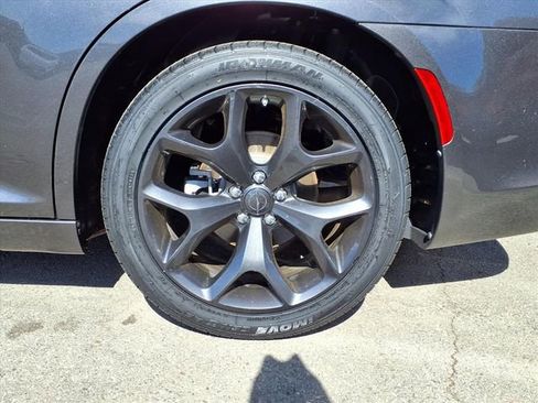 Used 2023 Chrysler 300 S image 7